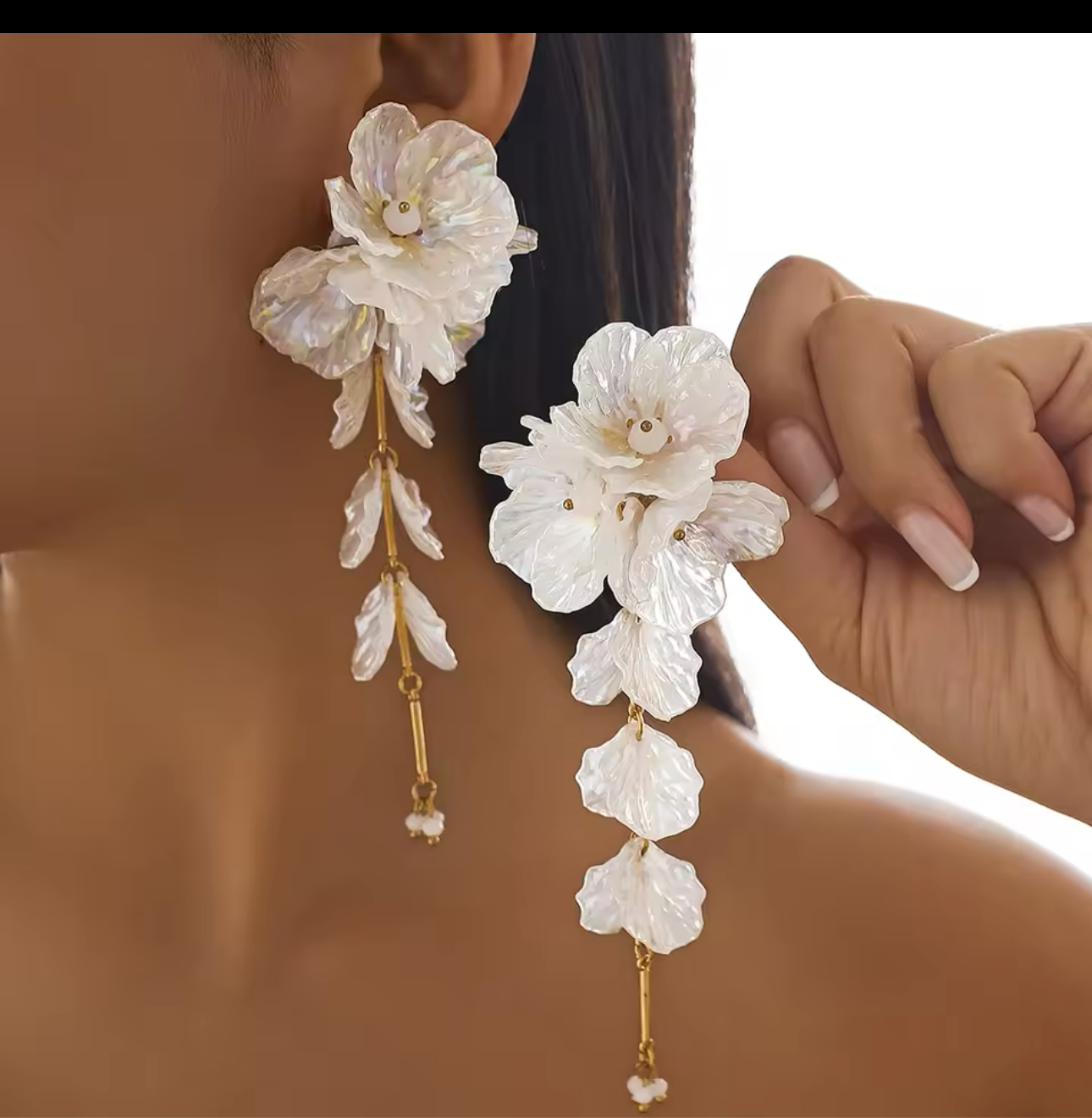 White flower acrylic drop earring