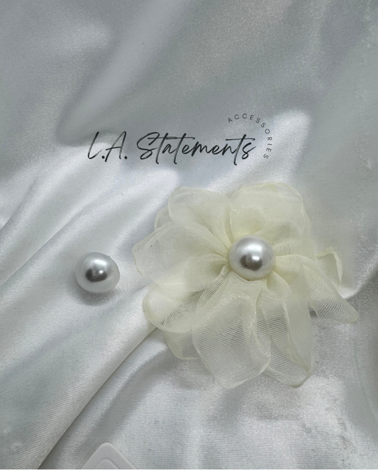 White Chiffon Pearl Earring
