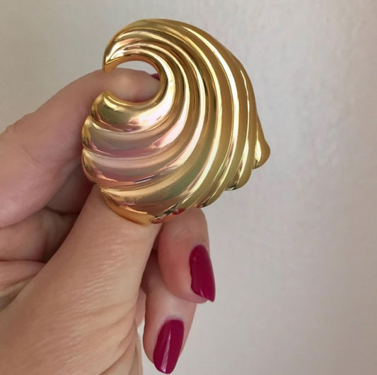Gold Wave Brooch Pin