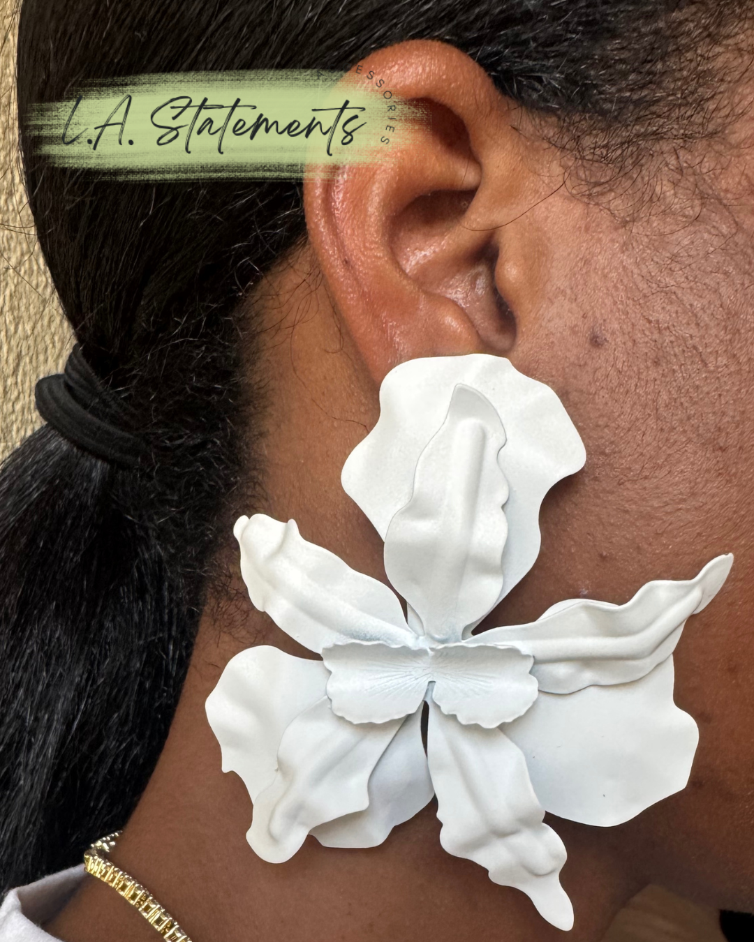 (Exaggerated Statement Flower Earring WHITE