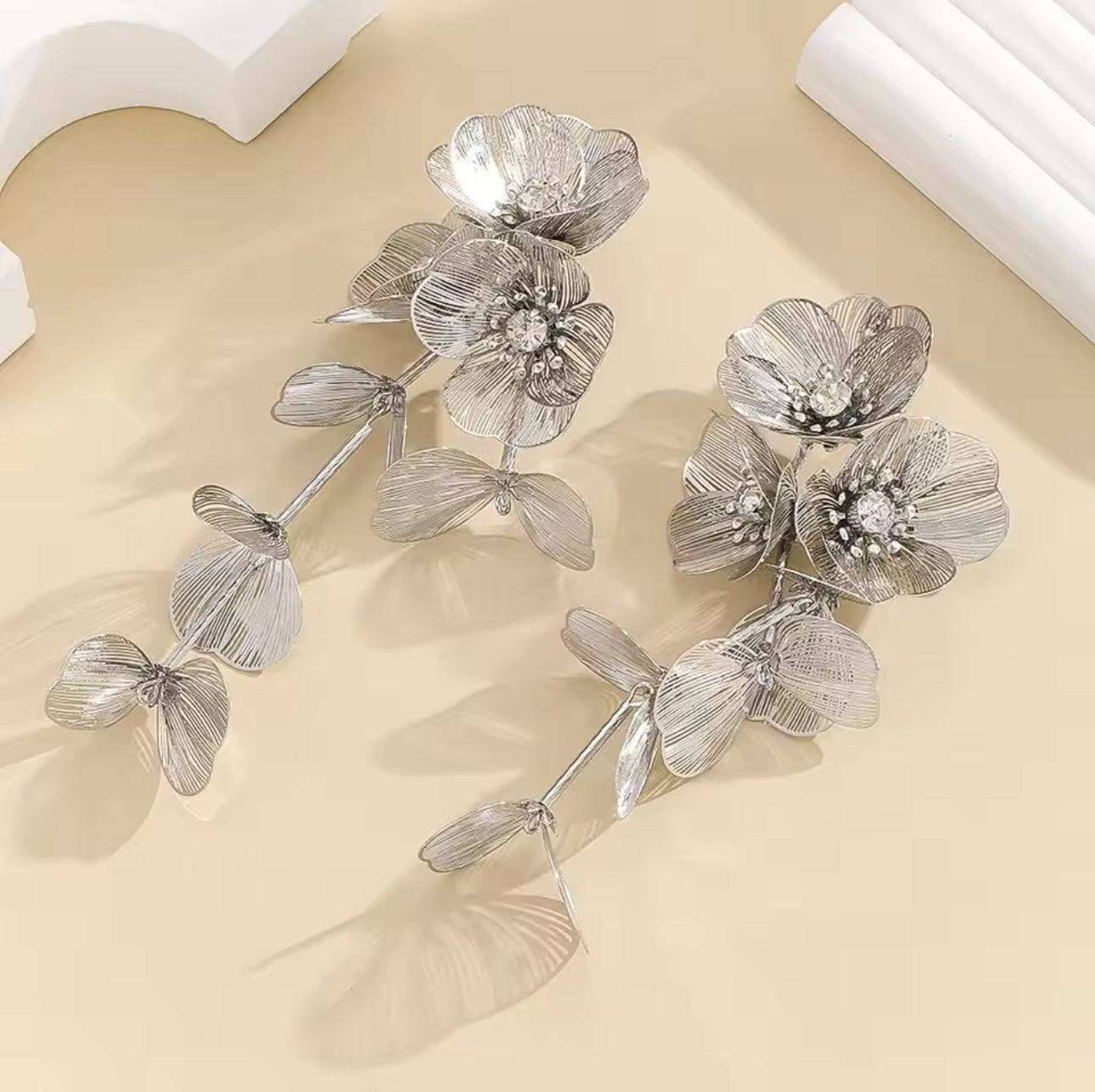 Silver Z Metal flower earrings